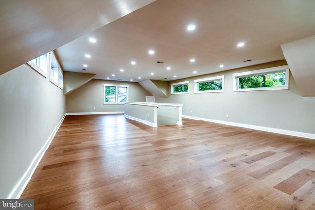 1231 LOWER STATE RD, North Wales, PA 19454