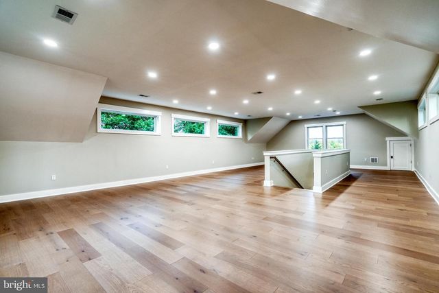 1231 LOWER STATE RD, North Wales, PA 19454