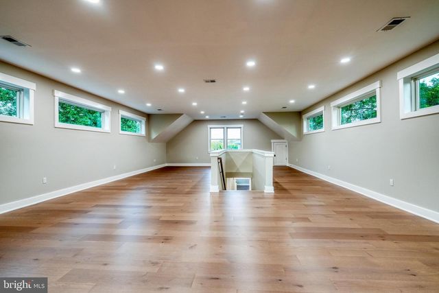 1231 LOWER STATE RD, North Wales, PA 19454