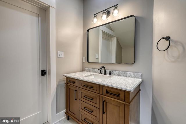 1231 LOWER STATE RD, North Wales, PA 19454