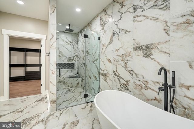 1231 LOWER STATE RD, North Wales, PA 19454