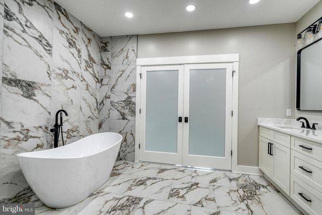 1231 LOWER STATE RD, North Wales, PA 19454