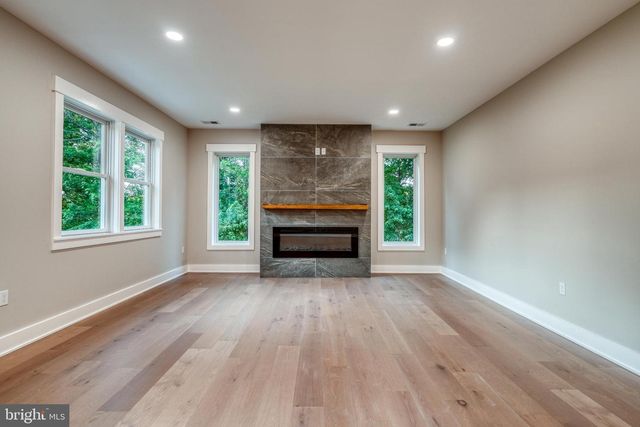 1231 LOWER STATE RD, North Wales, PA 19454