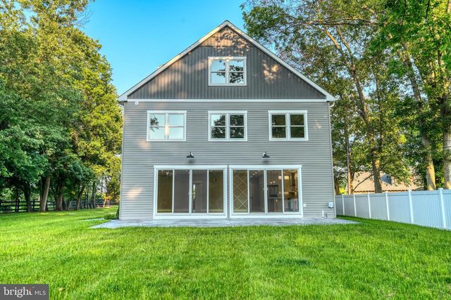 1231 LOWER STATE RD, North Wales, PA 19454