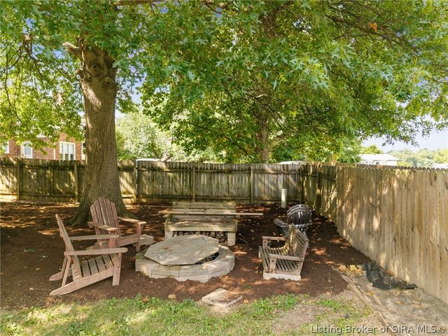 106 Amy Court, New Albany, IN 47150