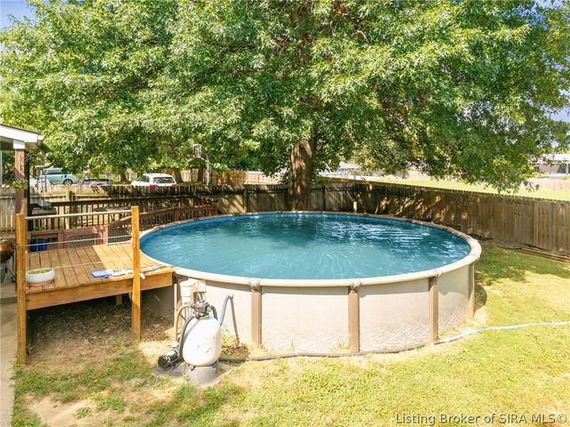 106 Amy Court, New Albany, IN 47150