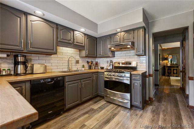 106 Amy Court, New Albany, IN 47150