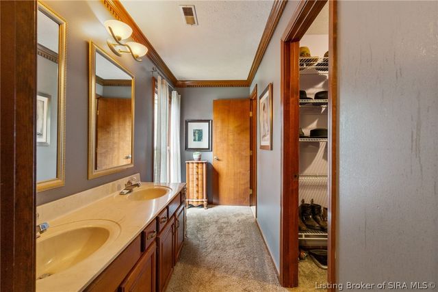 106 Amy Court, New Albany, IN 47150