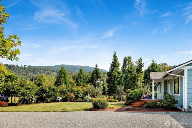 3725 Legg Road, Bow, WA 98232