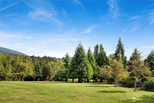 3725 Legg Road, Bow, WA 98232