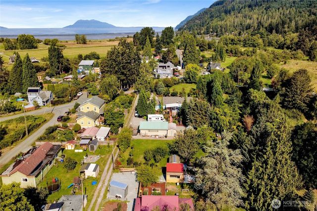 3725 Legg Road, Bow, WA 98232