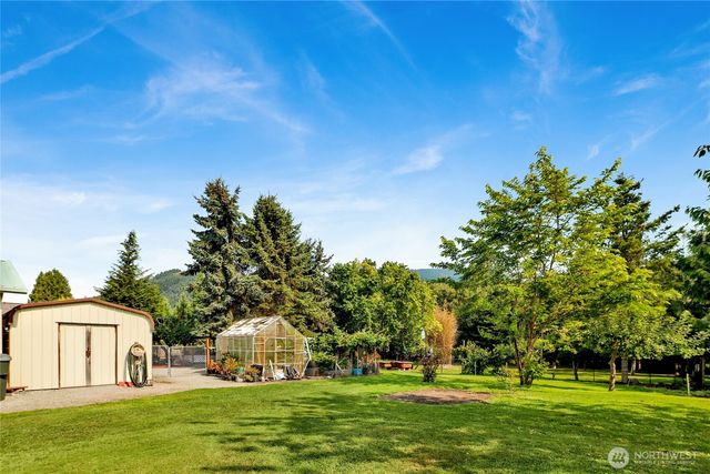 3725 Legg Road, Bow, WA 98232