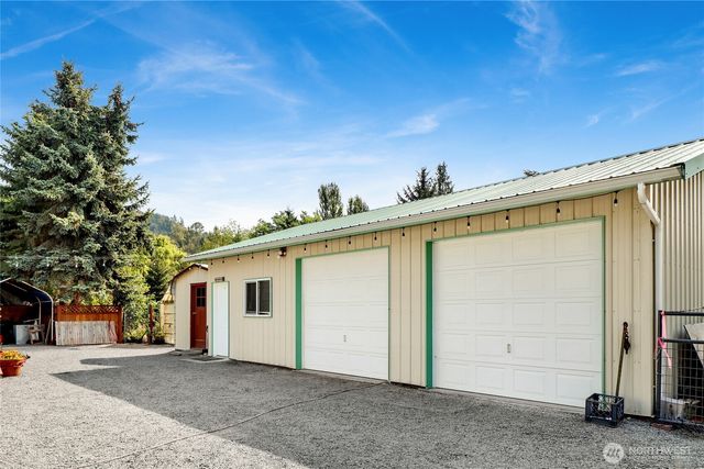 3725 Legg Road, Bow, WA 98232