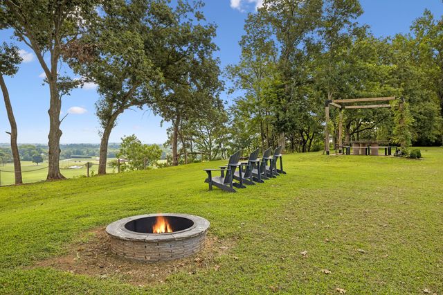 2956 McGavock Pike, Nashville, TN 37214