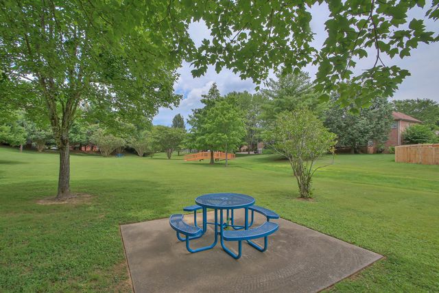 109 Warren Pl, Hendersonville, TN 37075