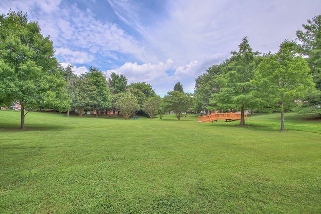 109 Warren Pl, Hendersonville, TN 37075