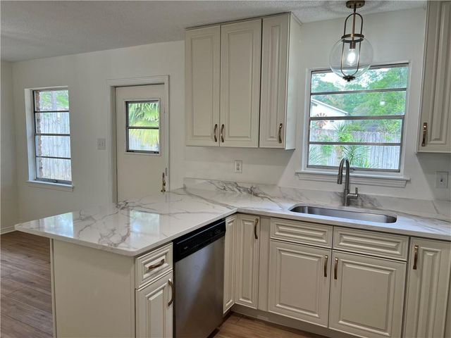 5166 Maudelayne Drive S, Mobile, AL 36693