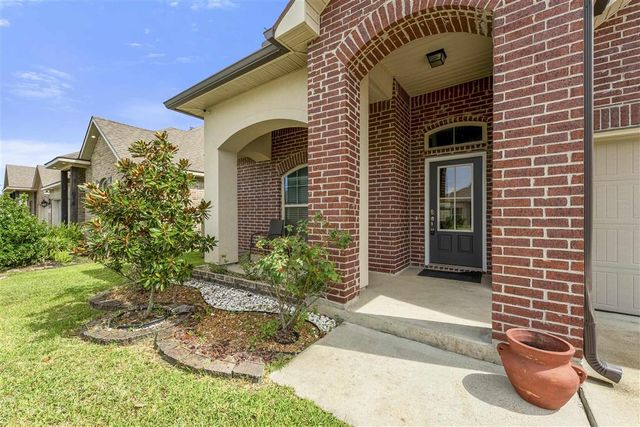 2240 N Lake Michele Circle, Lake Charles, LA 70607