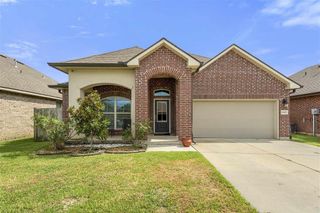 2240 N Lake Michele Circle, Lake Charles, LA 70607