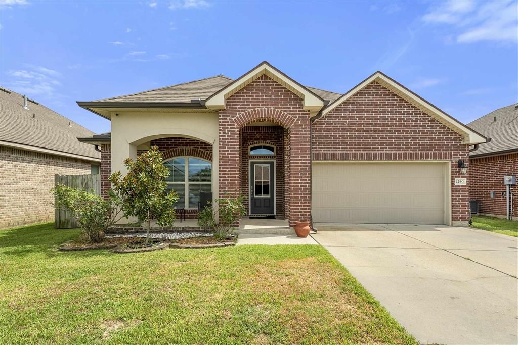 2240 N Lake Michele Circle, Lake Charles, LA 70607