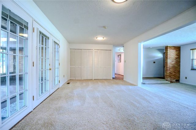 2264 S Linda Drive, Bellbrook, OH 45305