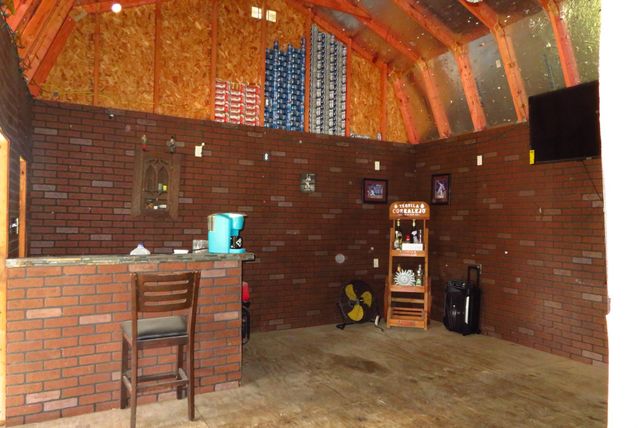 828 Robinson Road, La Porte, TX 77571