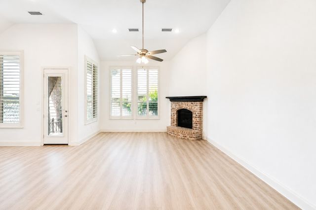 7541 Pondview Lane, Fort Worth, TX 76123