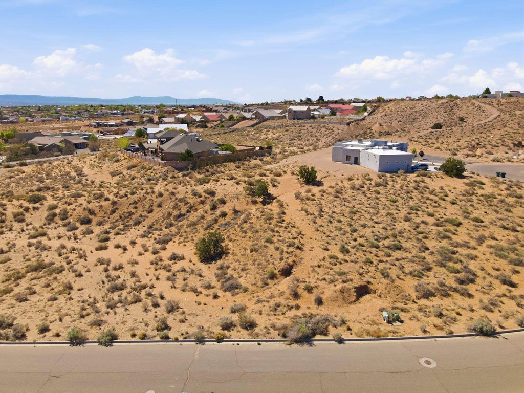 2506 Istle Road NE, Rio Rancho, NM 87124