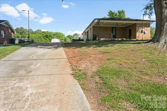 1236 Landsdowne Drive, Gastonia, NC 28054