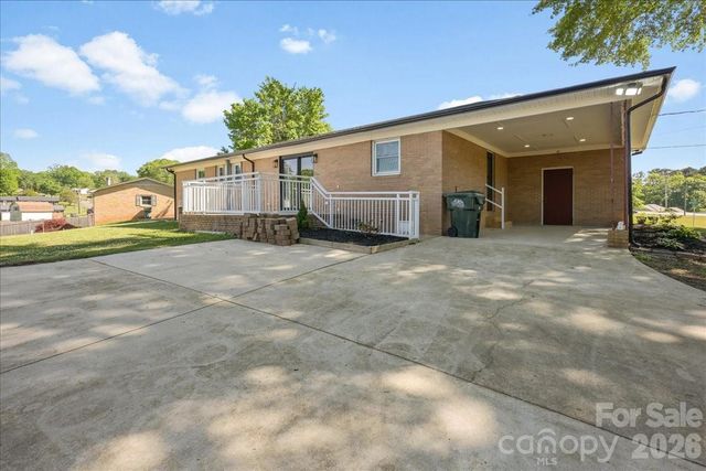 1236 Landsdowne Drive, Gastonia, NC 28054