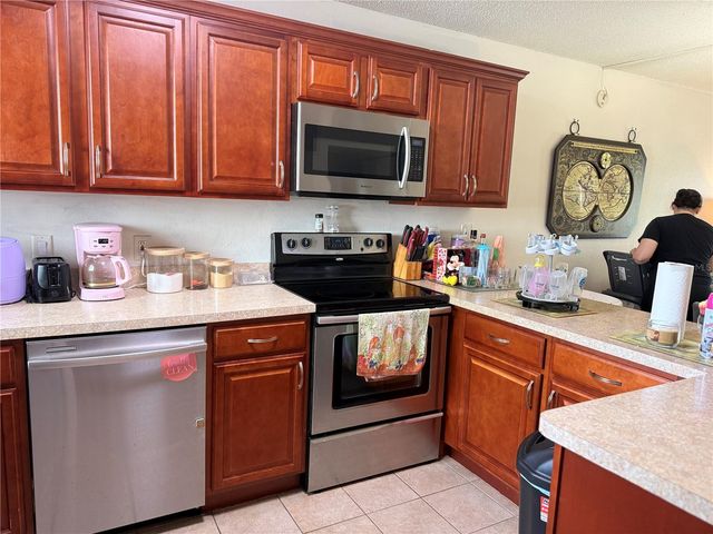 6033 34TH STREET W 93, Bradenton, FL 34210