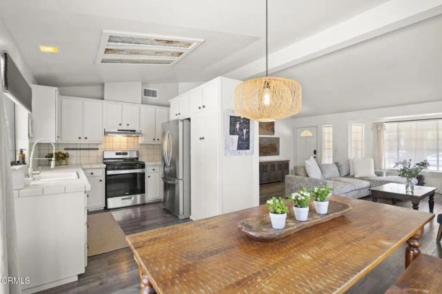 11755 Mirror Lake Avenue, Ojai, CA 93023