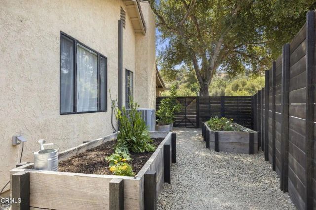 11755 Mirror Lake Avenue, Ojai, CA 93023