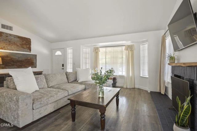 11755 Mirror Lake Avenue, Ojai, CA 93023