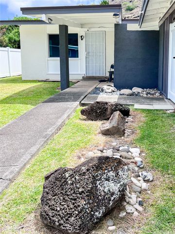 612 Ainapo Street, Honolulu, HI 96825