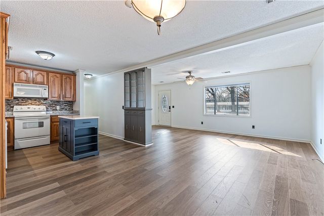 17 Evesham Lane, Bella Vista, AR 72714