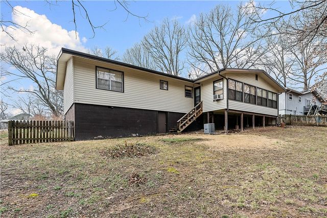 17 Evesham Lane, Bella Vista, AR 72714
