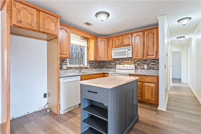 17 Evesham Lane, Bella Vista, AR 72714