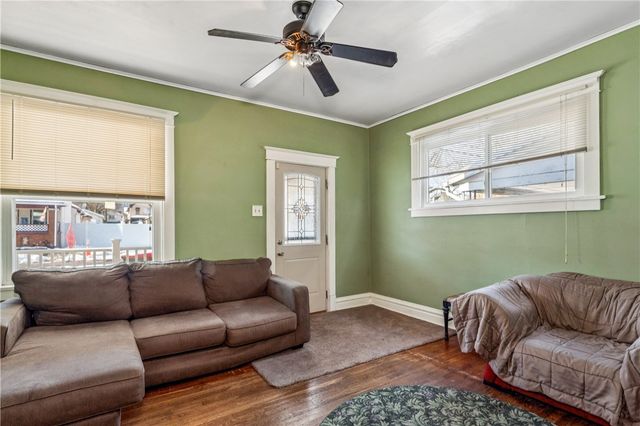 1618 3rd Ave, Beaver Falls, PA 15010