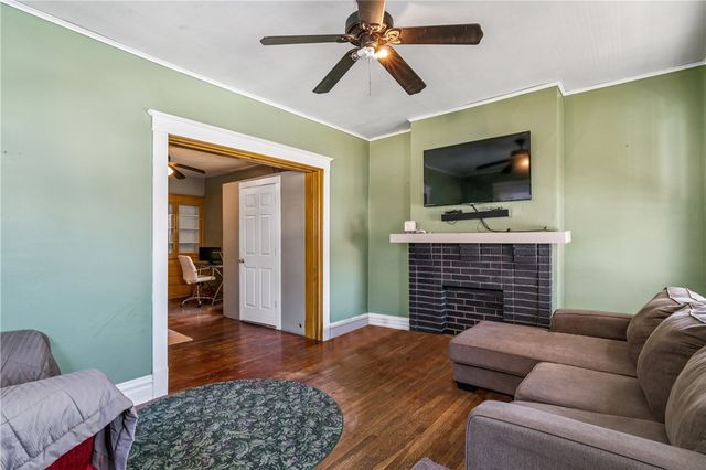 1618 3rd Ave, Beaver Falls, PA 15010