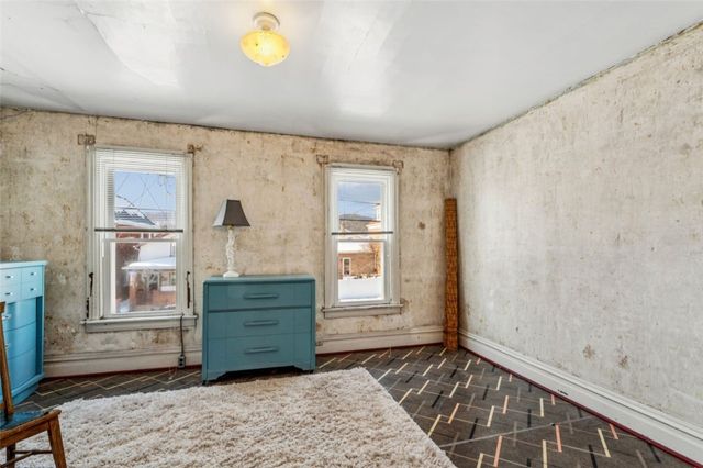 1618 3rd Ave, Beaver Falls, PA 15010