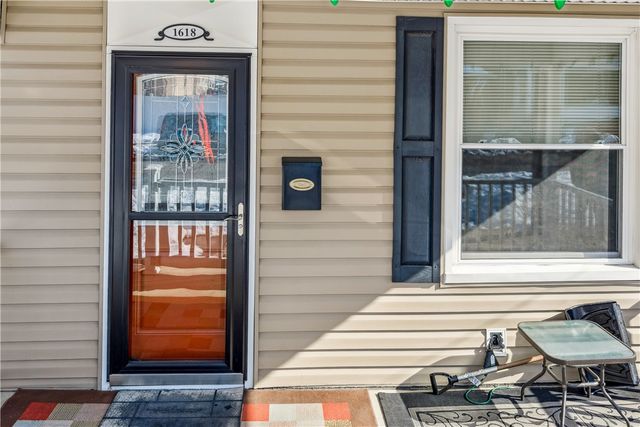 1618 3rd Ave, Beaver Falls, PA 15010