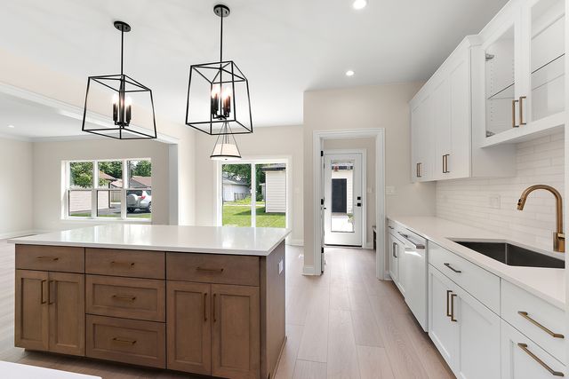 700 Czacki Street, Lemont, IL 60439