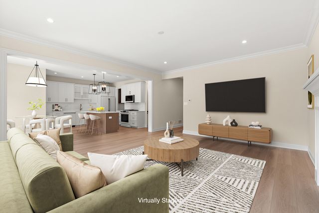 700 Czacki Street, Lemont, IL 60439