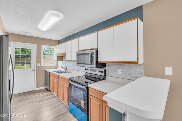 711 Navaho Trail, Wilmington, NC 28409