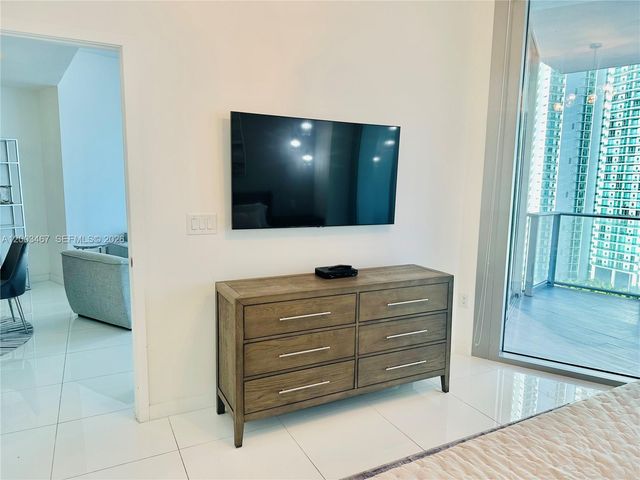 851 NE 1st Ave 2303, Miami, FL 33132