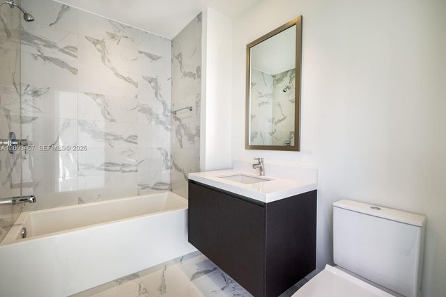 851 NE 1st Ave 2303, Miami, FL 33132