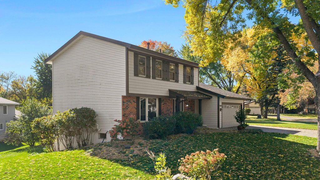 12575 Fescue Court, Eden Prairie, MN 55347 — photo 2