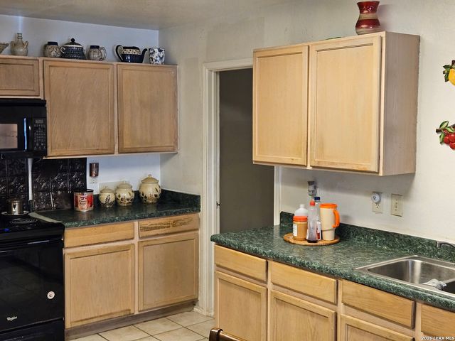 6435 Flatstone Pass, Converse, TX 78109