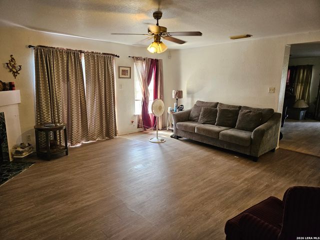 6435 Flatstone Pass, Converse, TX 78109